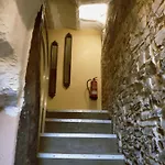 Casas De Isu Hotel *