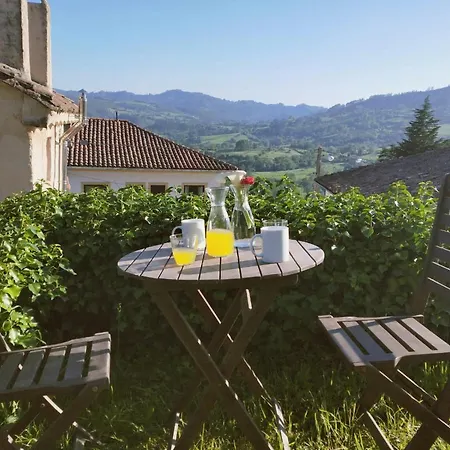 Casas De Isu Hotel *