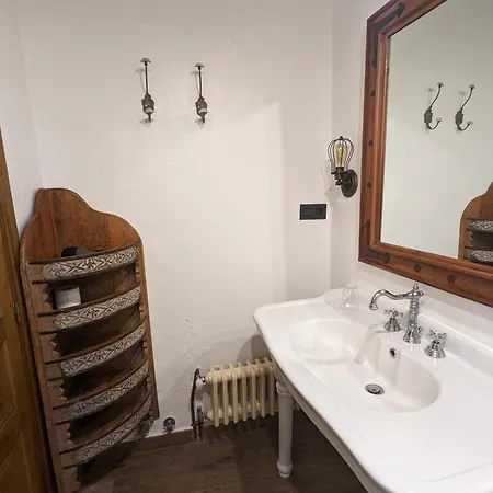 Casas De Isu Hotel *