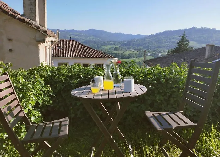 Casas De Isu Hotel *