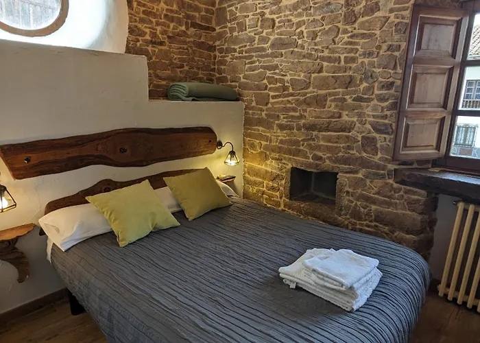 Casas De Isu Hotel *