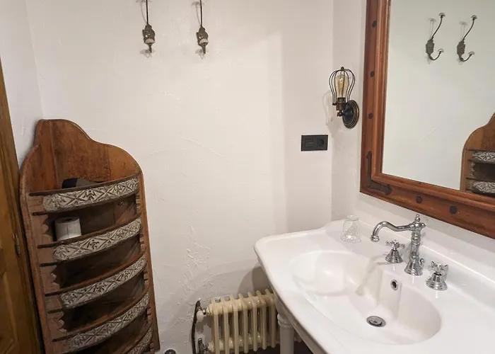 Casas De Isu Hotel *