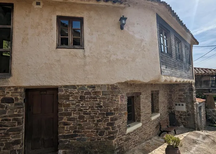 Casas De Isu Hotel *